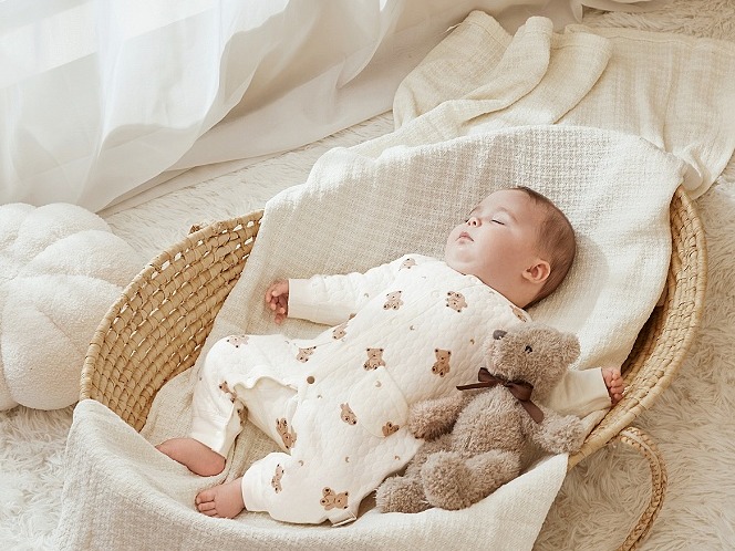Why Organic Cotton Baby Clothes Are Better for Your Baby？